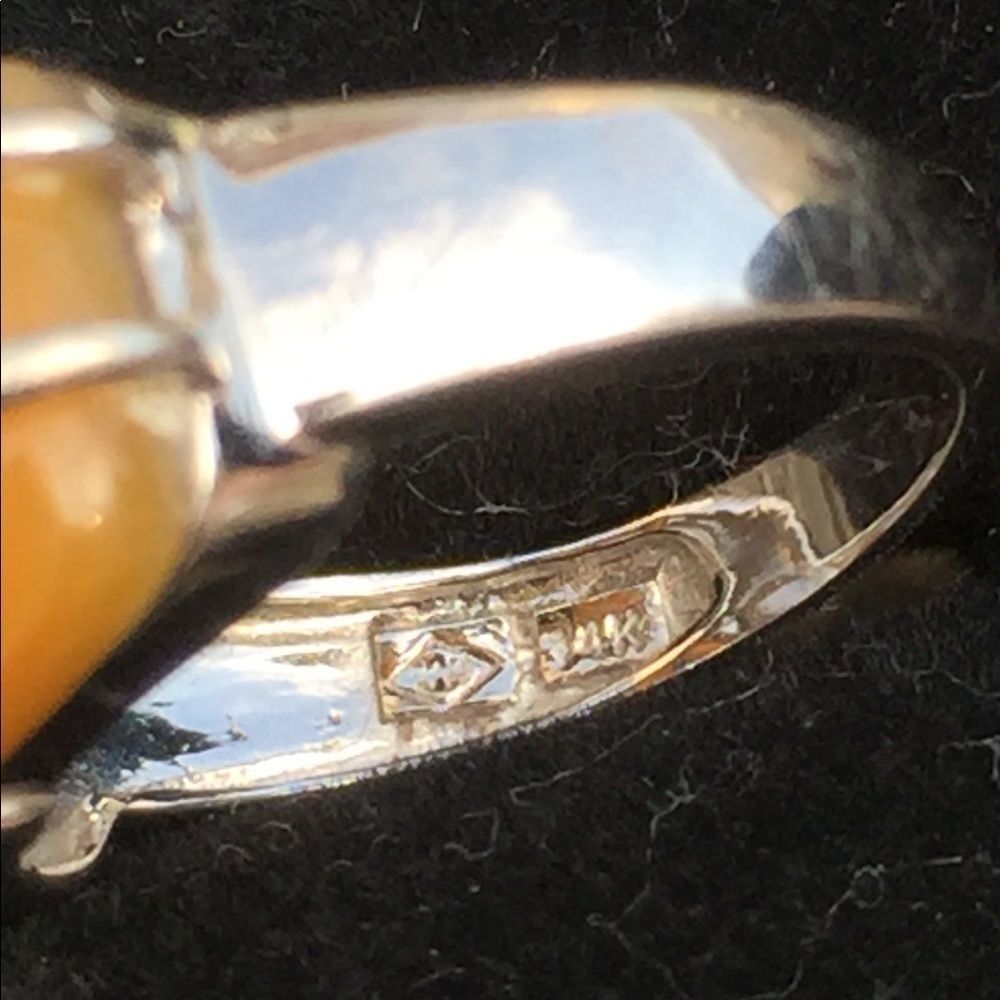 14KT Gold Dual Color Mother-of-Pearl Diamond Ring - Picture 4 of 8